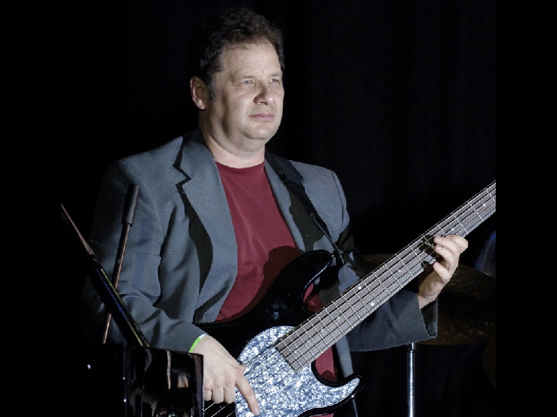 Cocoa Beach Jazz Fest March 2007: Bass guitarist Tim Smith, music director for Bonnie Bramlett, Boots Randolph and the Mr Groove Band, has been a great, unbelievably supportive, resourceful and generous friend of the label. It was through his referrals and incredibly valuable artist contacts that ZOHO ROOTS was able to rapidly build its US based Blues, R & B and Classic Rock roster and catalog for which ZOHO is forever grateful.