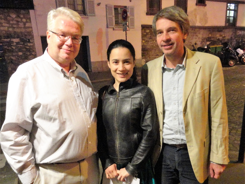 September 1, 2014: circumstances forced me to spend a few days in Paris in the summer, so I made the best out of it to invite to dinner the fabulous young classical pianist Lydie Solomon and her husband Thierry!